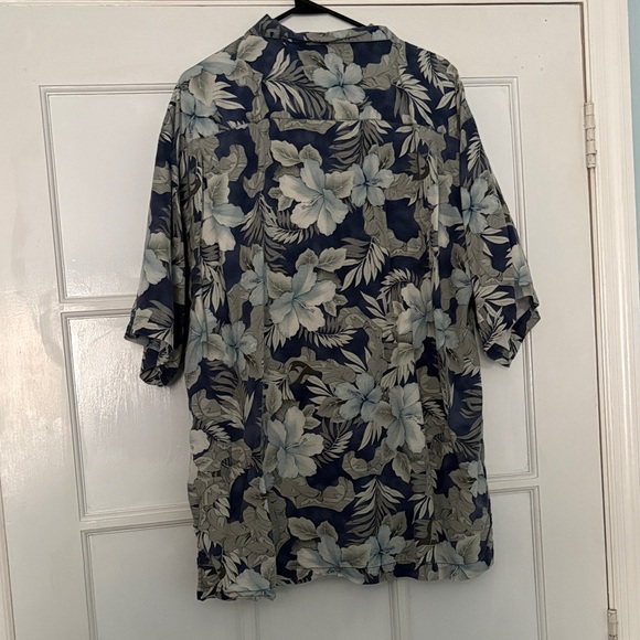 Vintage Tommy Bahama Silk Hawaiian Shirt - Picture 2 of 3